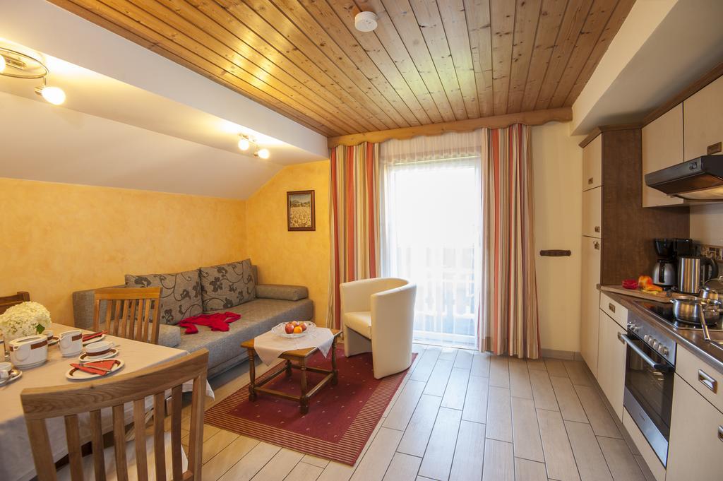 Ferienhaus Antonia Dorfgastein Pokoj fotografie